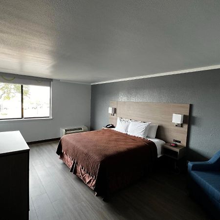 Super 8 By Wyndham Fort Worth Entertainment District المظهر الخارجي الصورة