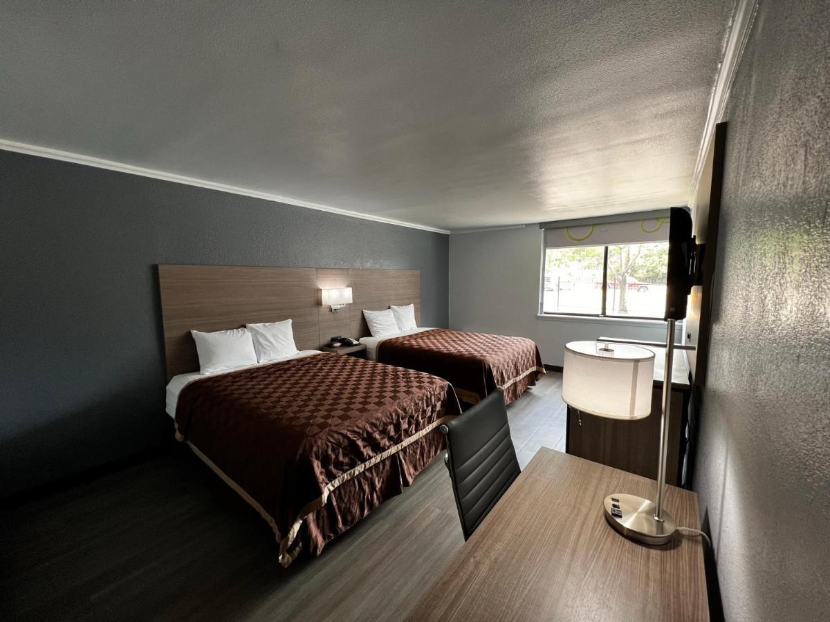 Super 8 By Wyndham Fort Worth Entertainment District المظهر الخارجي الصورة