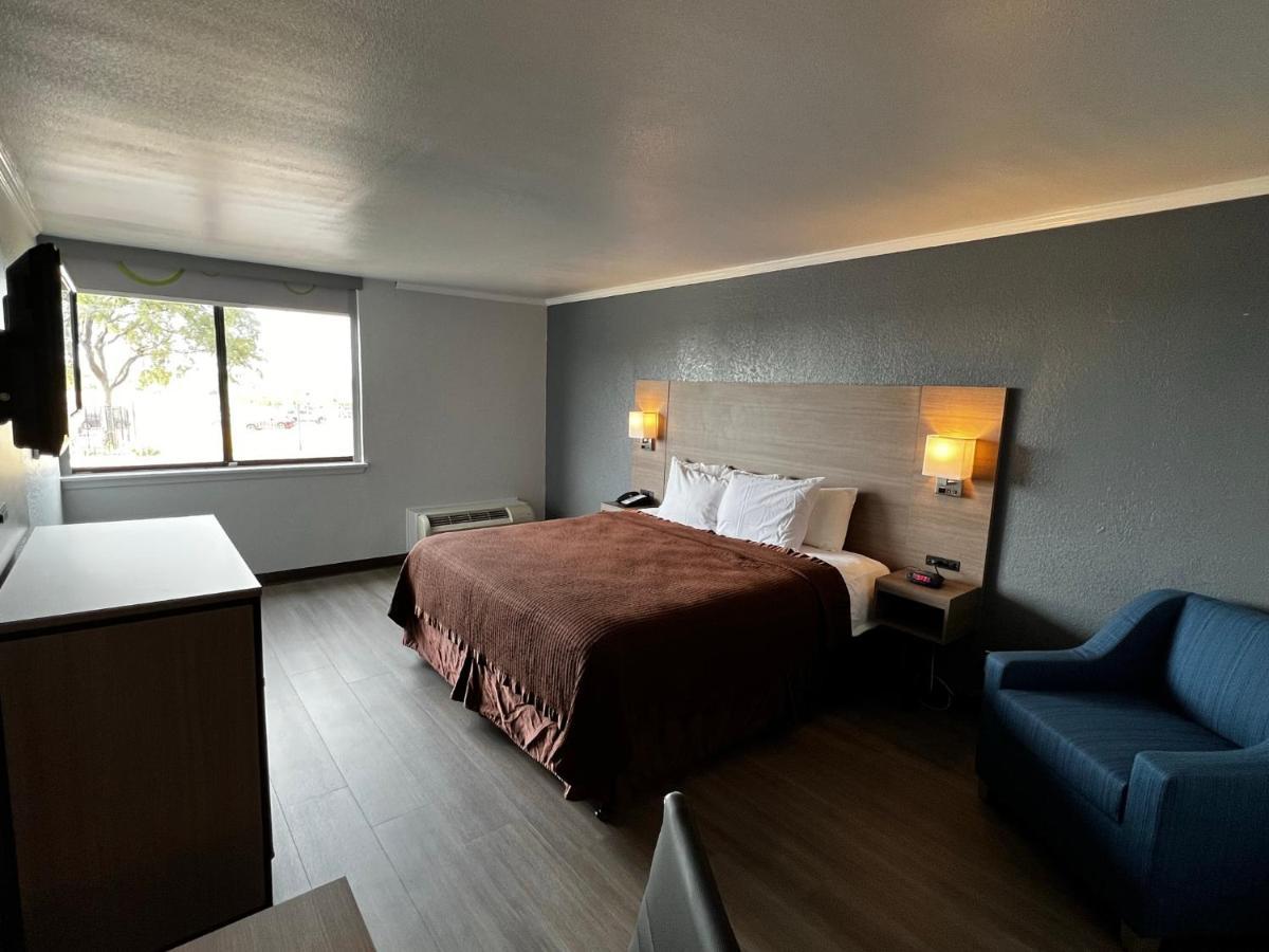 Super 8 By Wyndham Fort Worth Entertainment District المظهر الخارجي الصورة