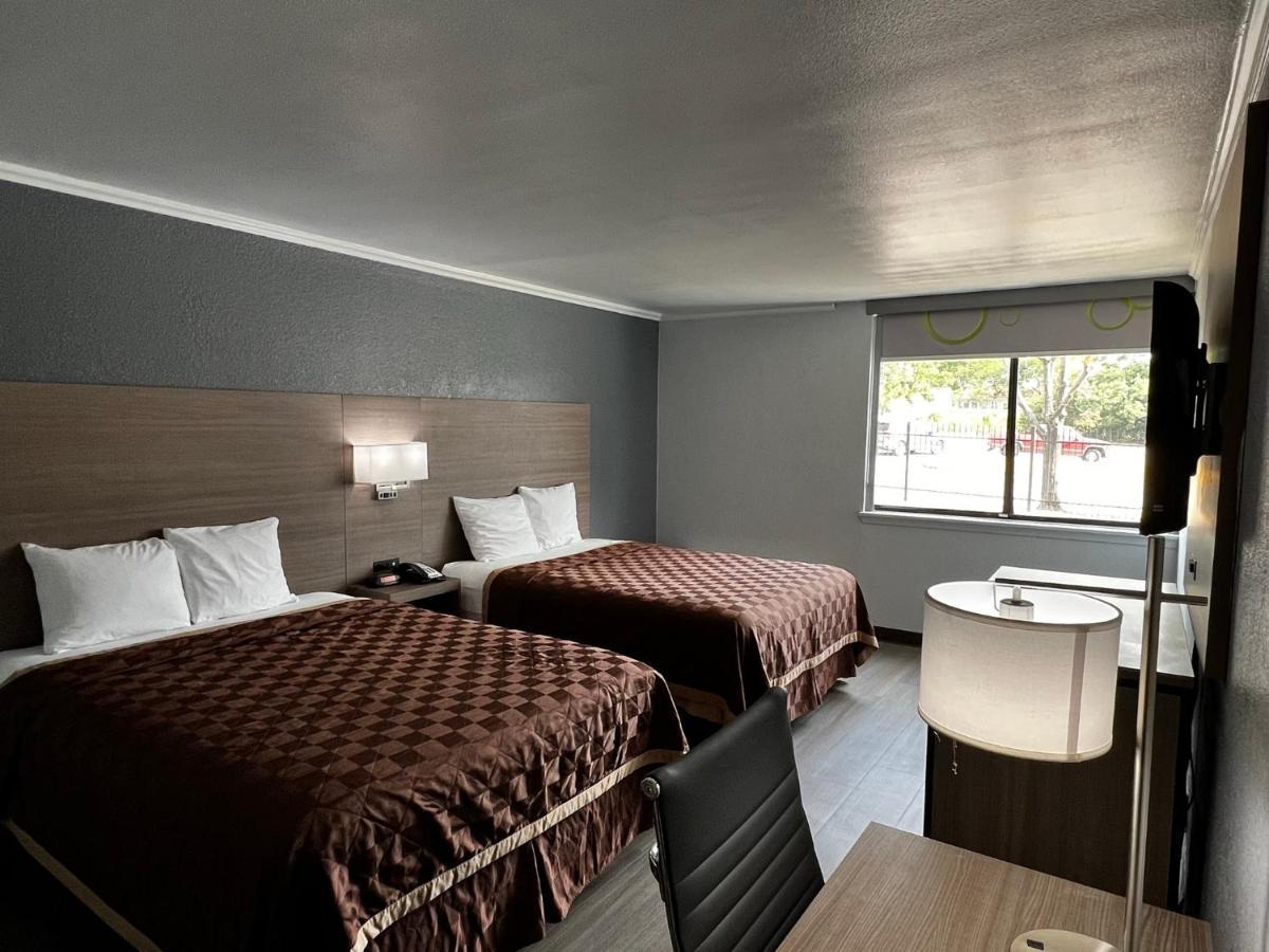 Super 8 By Wyndham Fort Worth Entertainment District المظهر الخارجي الصورة