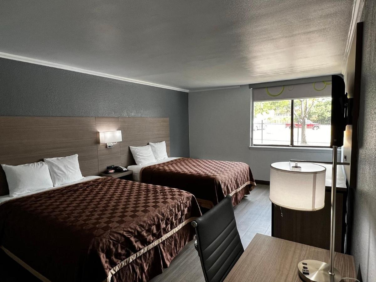 Super 8 By Wyndham Fort Worth Entertainment District المظهر الخارجي الصورة