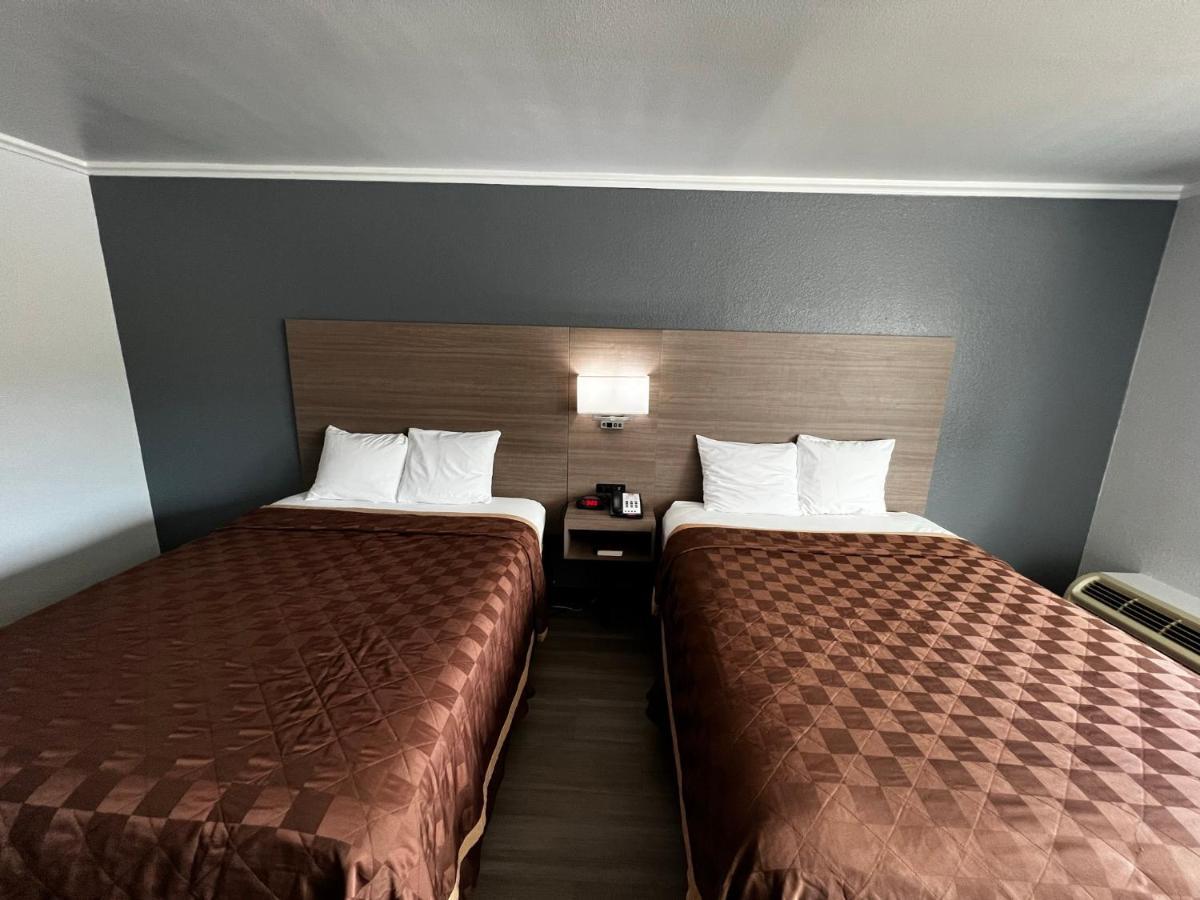 Super 8 By Wyndham Fort Worth Entertainment District المظهر الخارجي الصورة