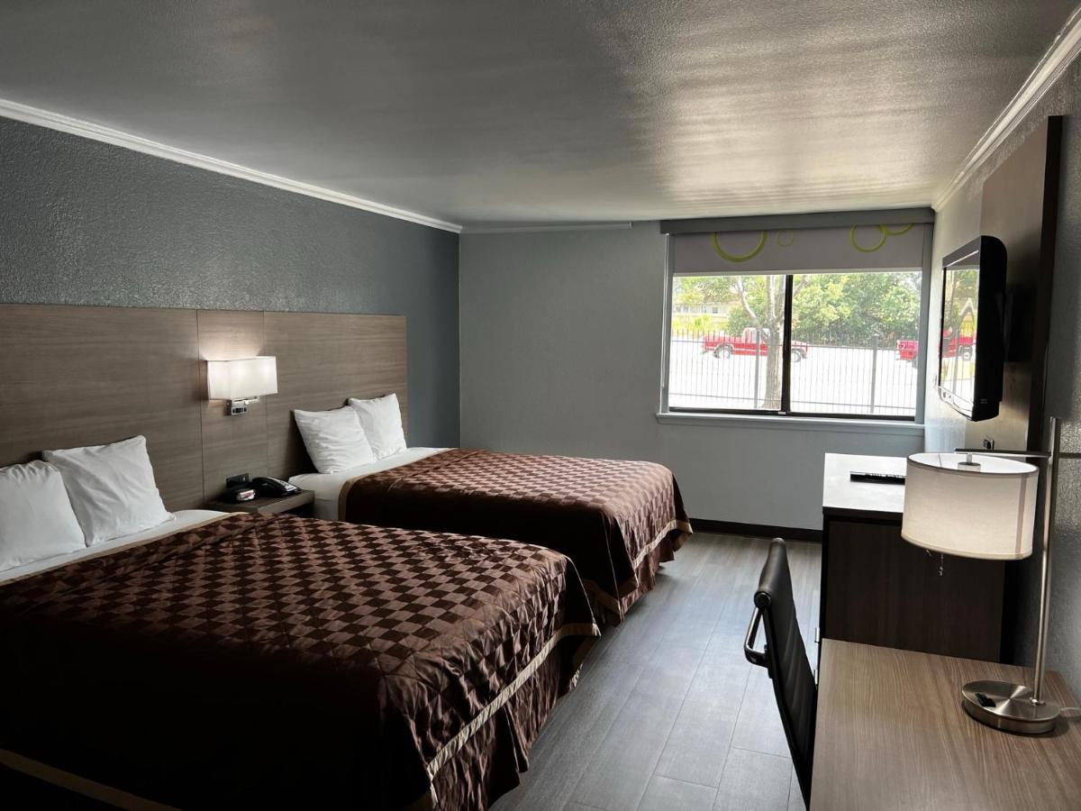 Super 8 By Wyndham Fort Worth Entertainment District المظهر الخارجي الصورة